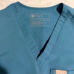 FIGS women's Teal V-Neck Scrub Top